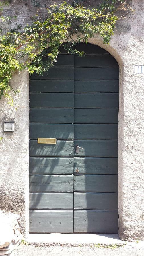 Appartamento Il Vecchio Cortile Mandello del Lario Esterno foto